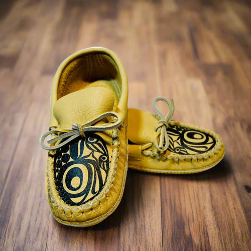 Mens Natural Moosehide Spirit Moccasins With The Frog Vamp And Double Padded Ski Sole